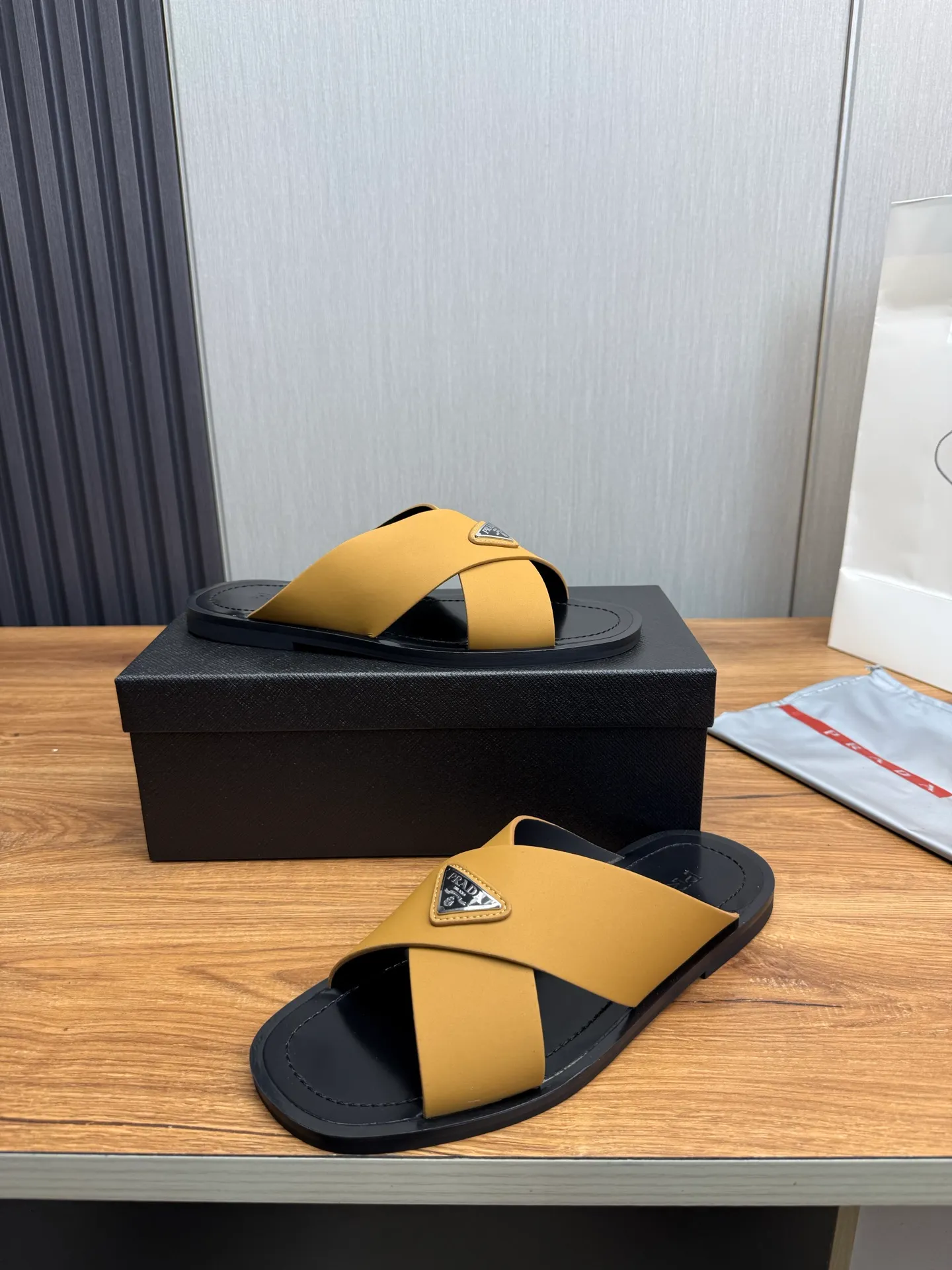 Factory price 340💰 ＰＲＡＤＡPrada - popular men's slippers hot sale 🔥 🩴Official website one to one production 38-45 sizes 45 46 🉑️Customized!